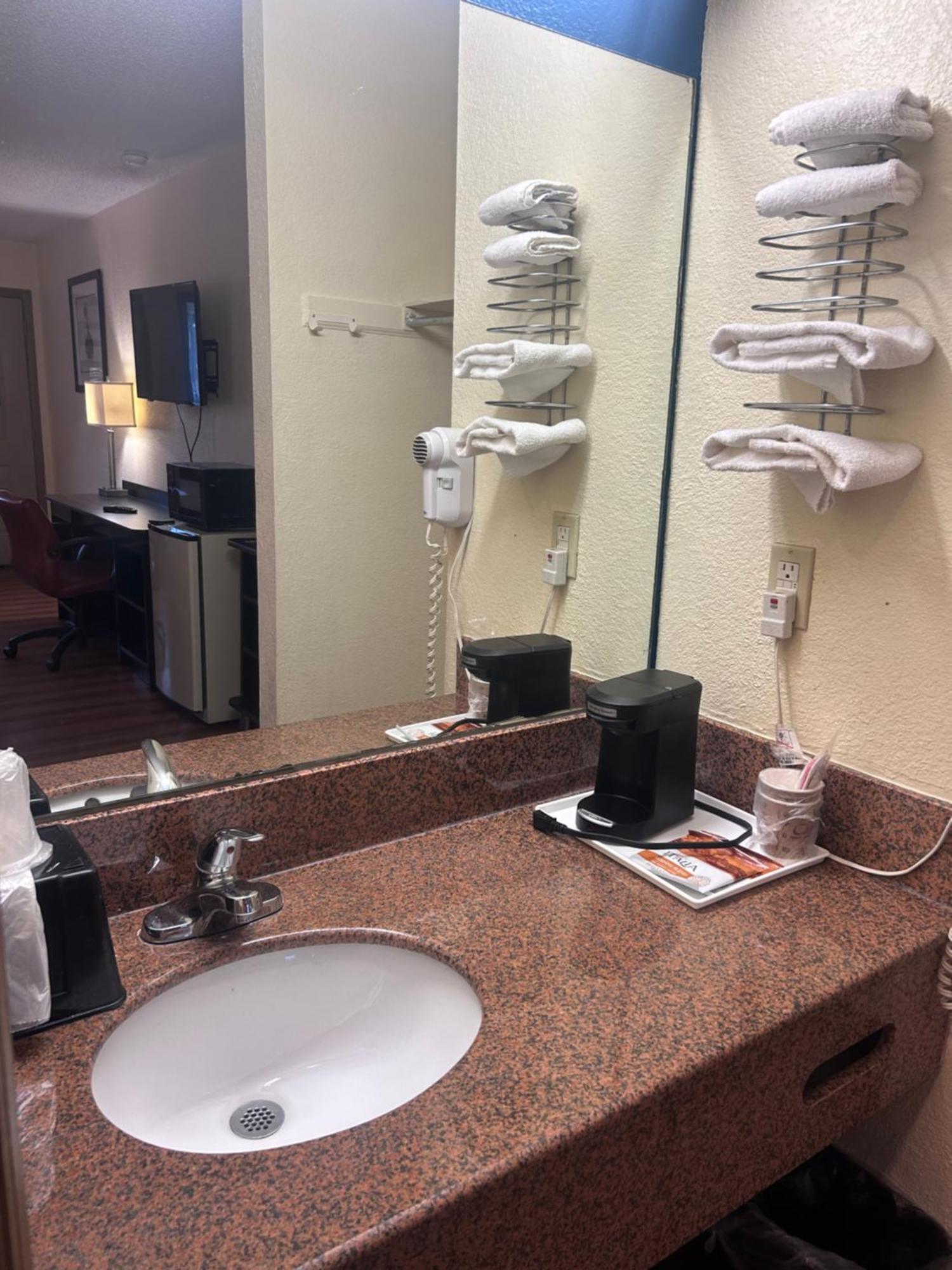 Americas Best Value Inn Dayton Екстериор снимка