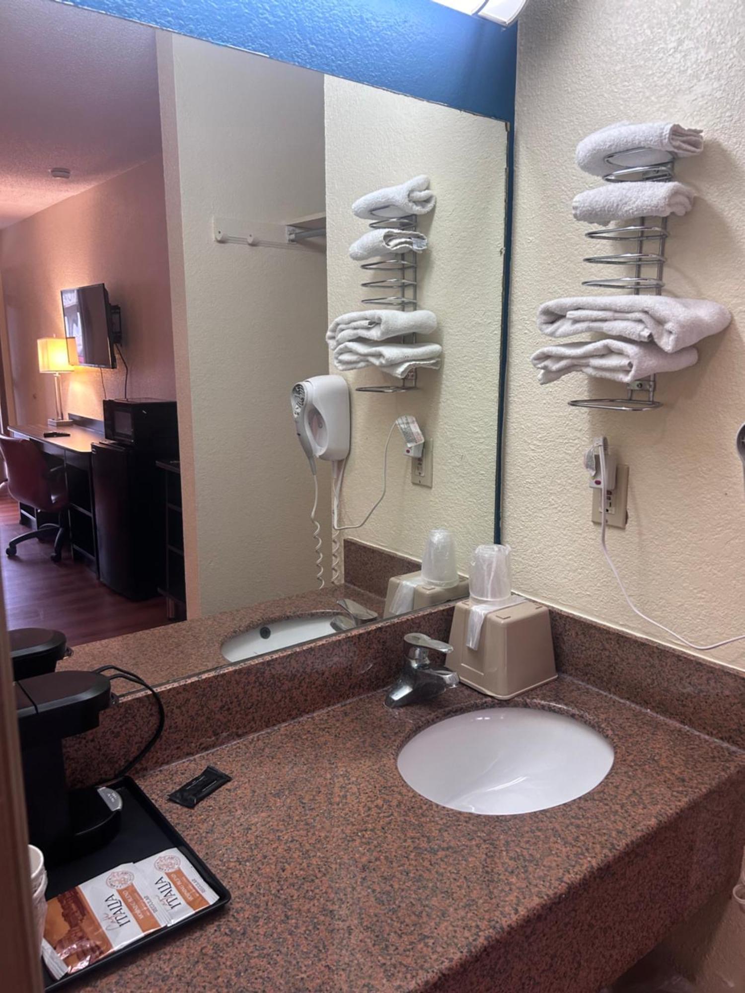 Americas Best Value Inn Dayton Екстериор снимка