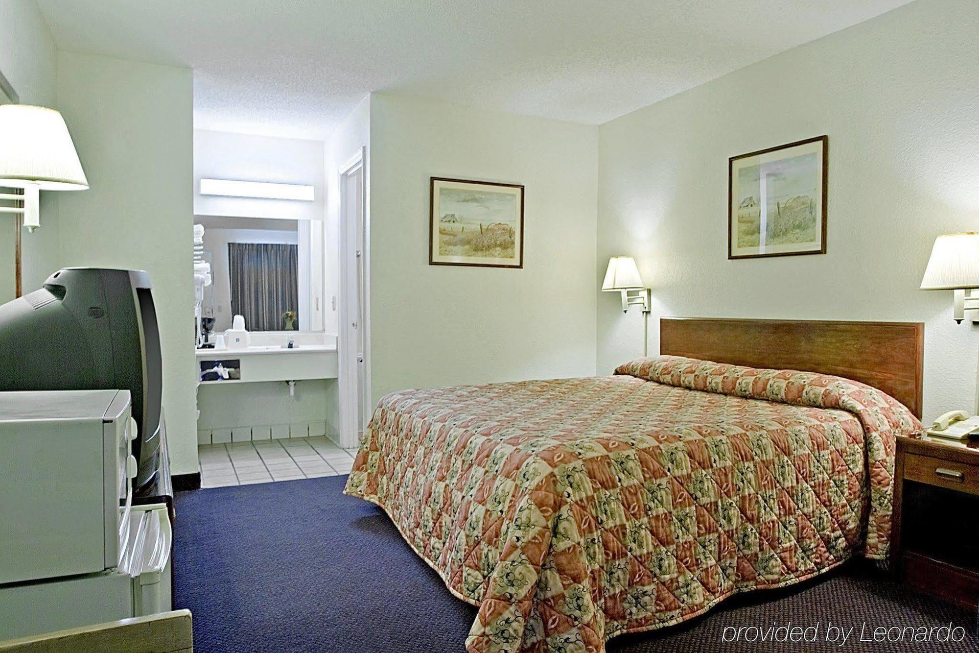 Americas Best Value Inn Dayton Стая снимка
