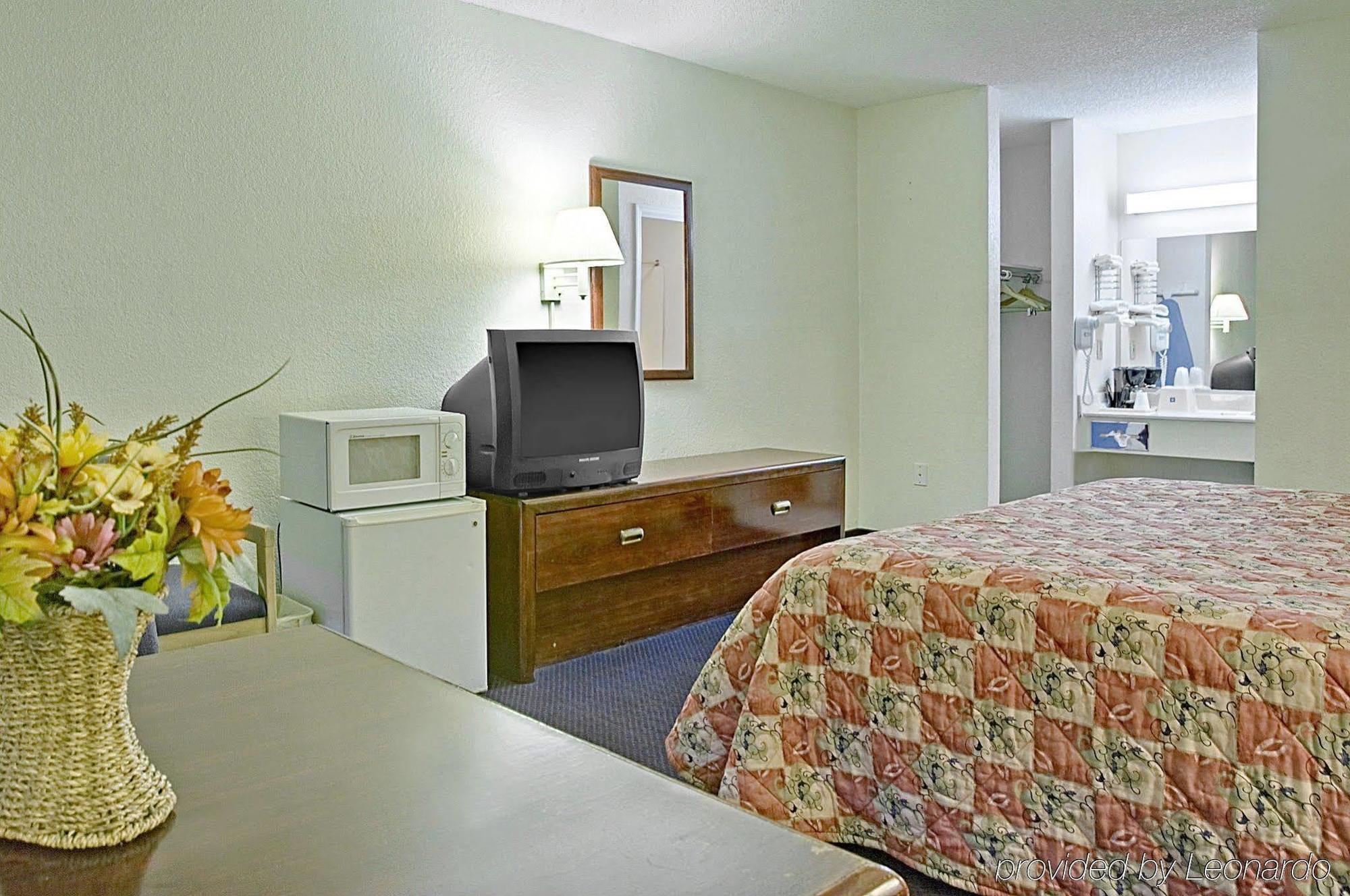 Americas Best Value Inn Dayton Стая снимка